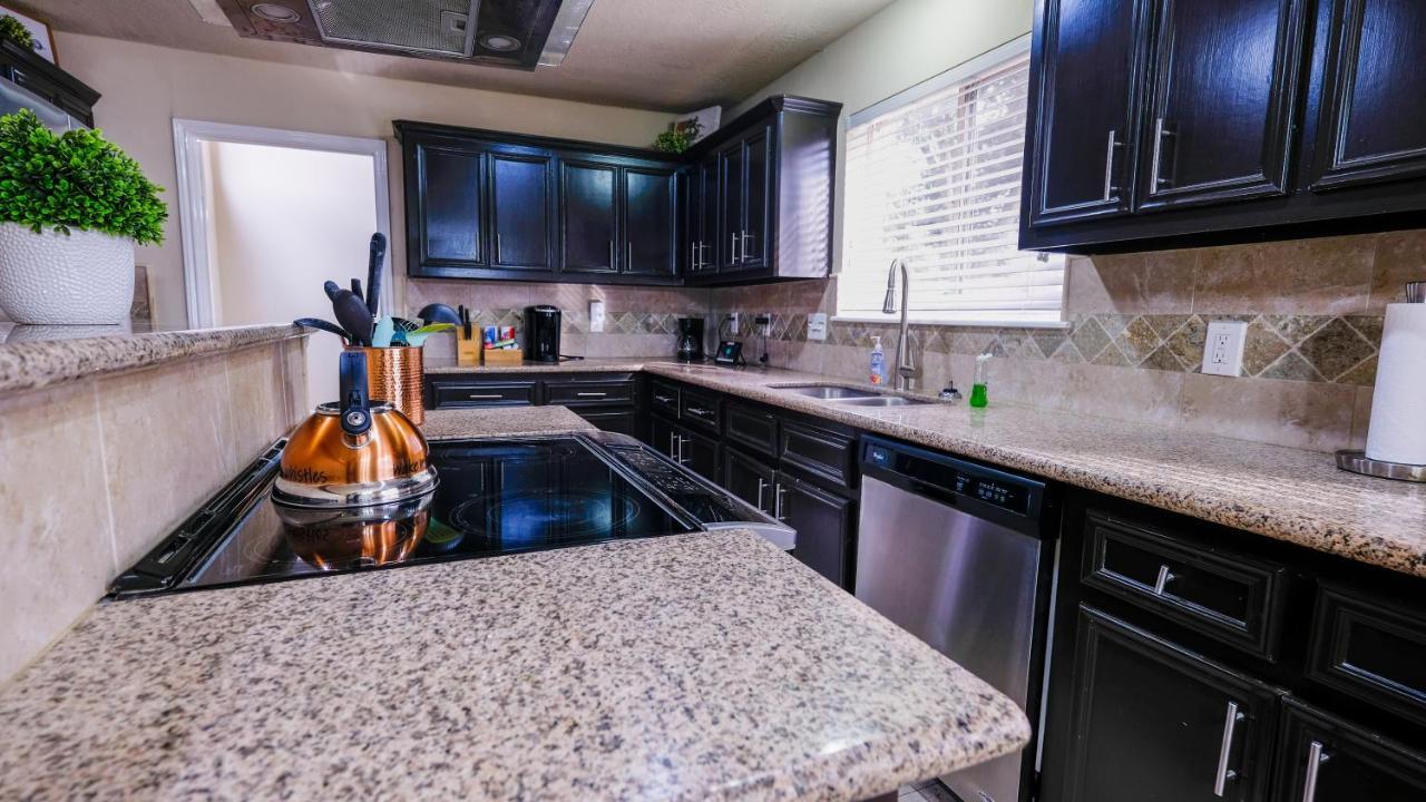 Villa Pool House, 20 Minutes From Dt 4Bdr For 10 Guests - Winkleman Houston Exterior foto